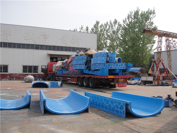 游樂(lè)設(shè)備裝車圖""